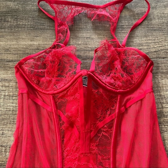 Victoria's Secret Lingerie Size 34B - Picture 2 of 10